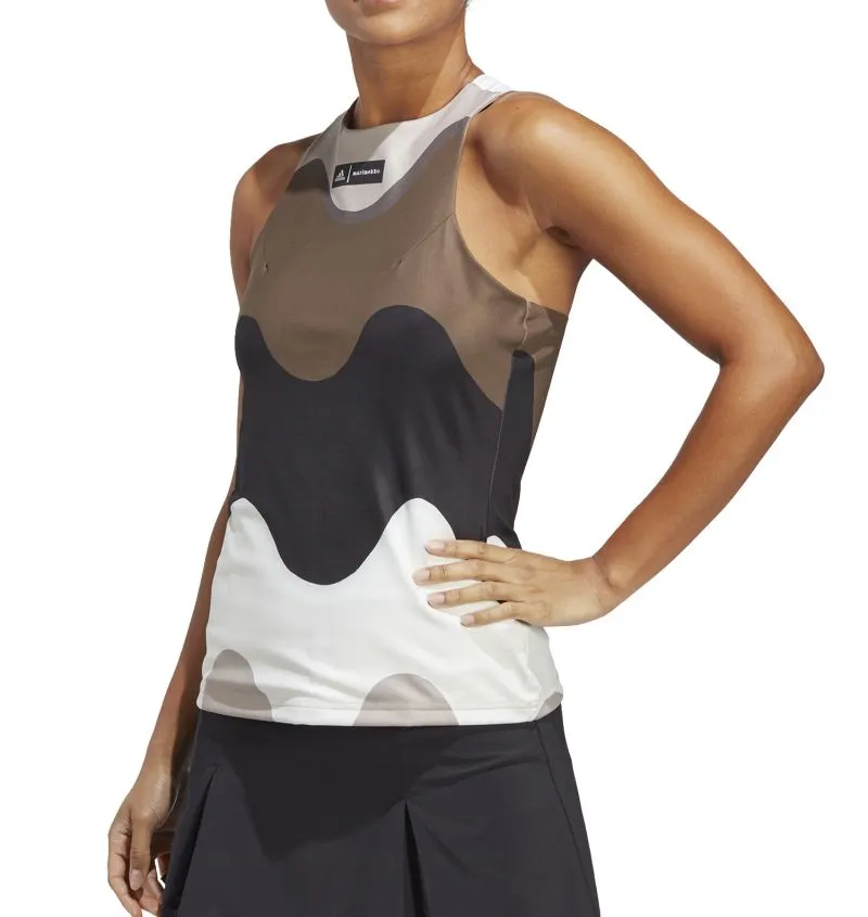 HT3632_3_APPAREL_On-Model_Standard-View_white