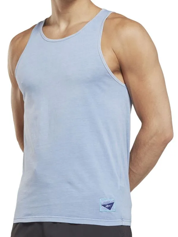 HN6053_2_APPAREL_On-Model_Standard-View_white
