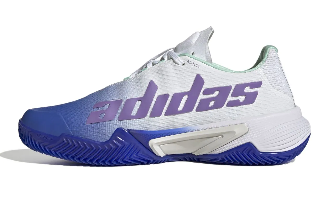 HQ8428_5_FOOTWEAR_Photography_Side-Medial-Center-View_white