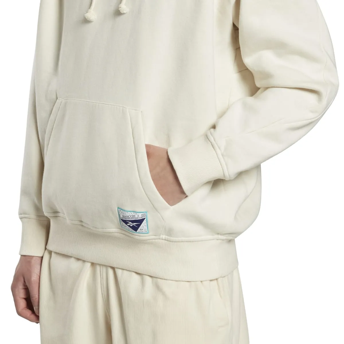 HN1539_5_APPAREL_On-Model_Detail-View-1_white