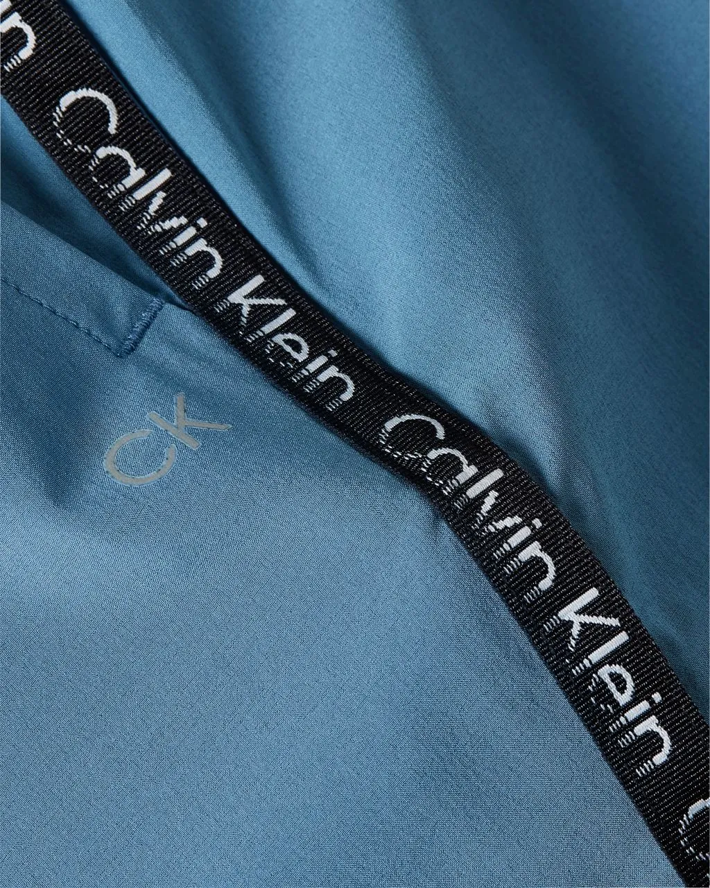 Calvin-Klein_FA2022_64N_00GMF2S80364N_3