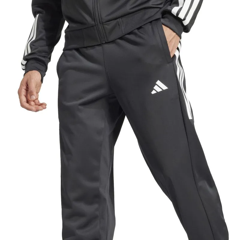 JG3702_6_APPAREL_On-Model_Detail-View-2_white