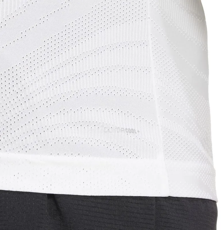 JG1120_5_APPAREL_On-Model_Detail-View-1_white
