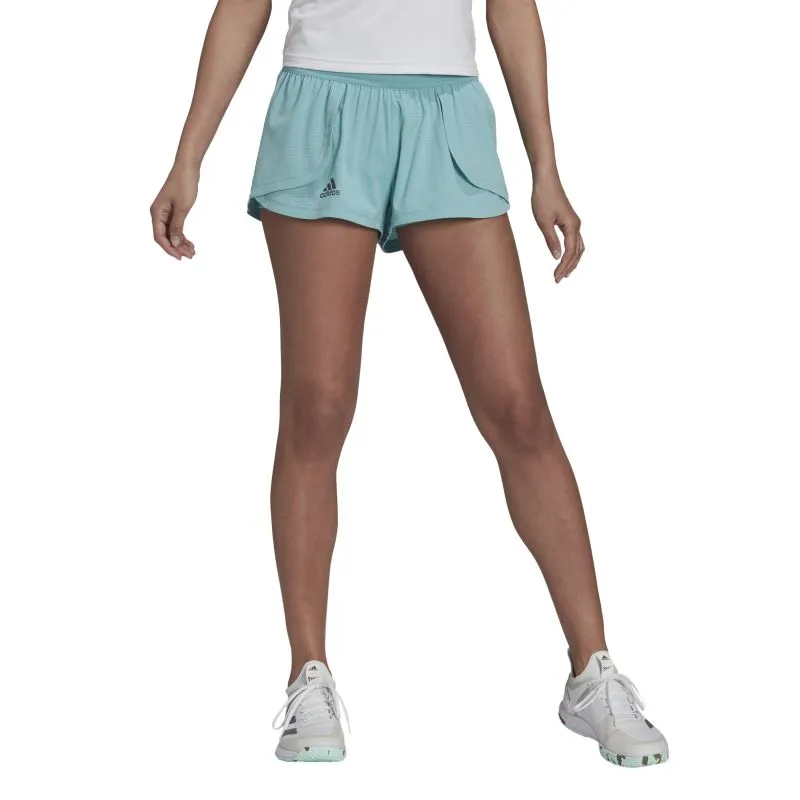 H38842_APP_on-model_standard_white