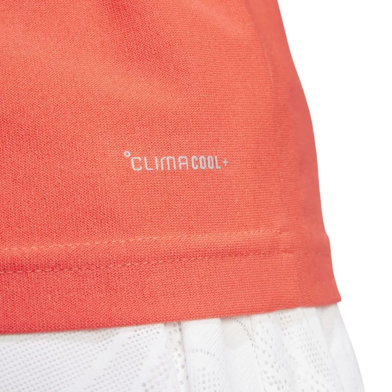 JE7117_8_APPAREL_On-Model_Detail-View-2_white