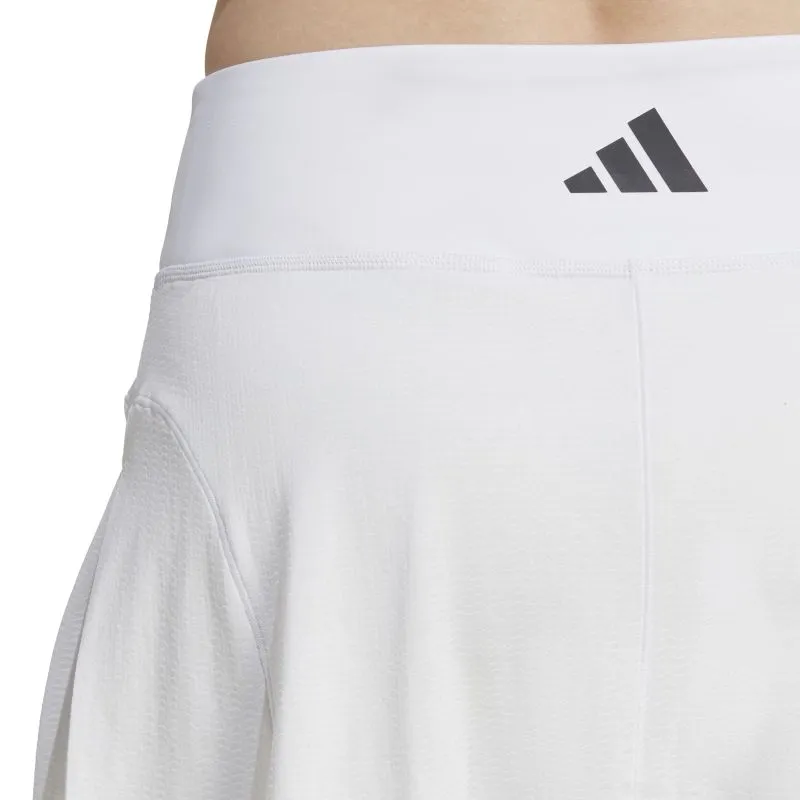 HS1655_9_APPAREL_On-Model_Detail-View-2_white