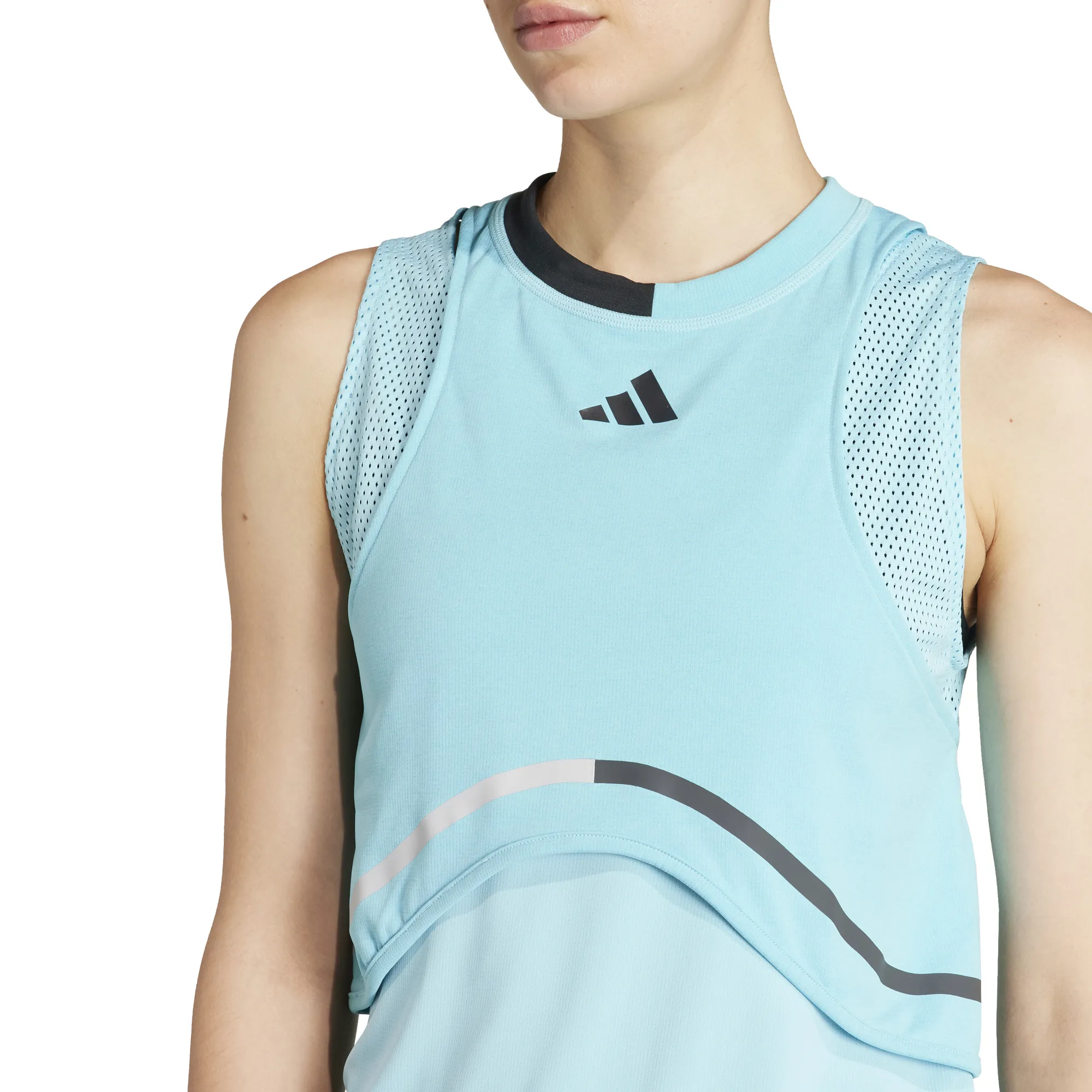 IL9597_7_APPAREL_On-Model_Detail-View-1_white