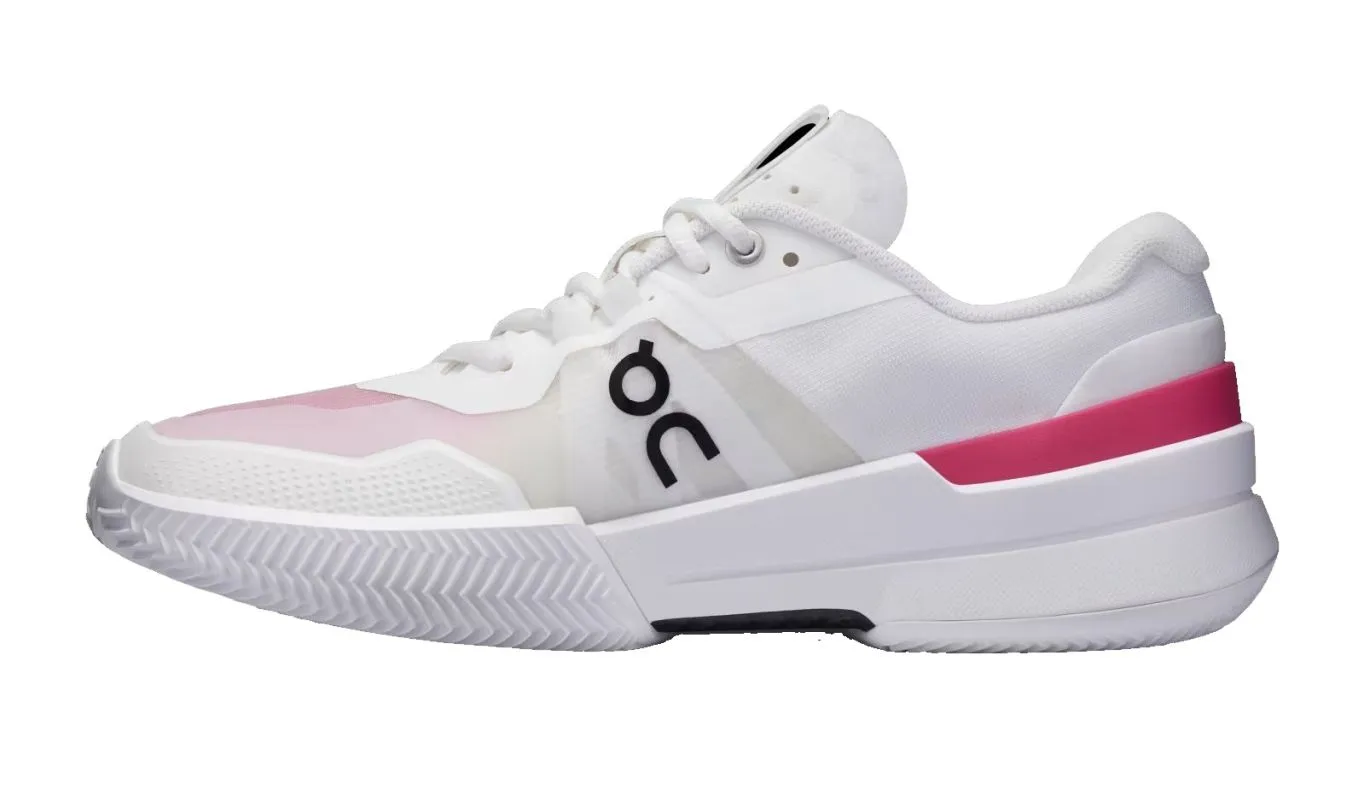 ManOnRogerPro2WhitePink2
