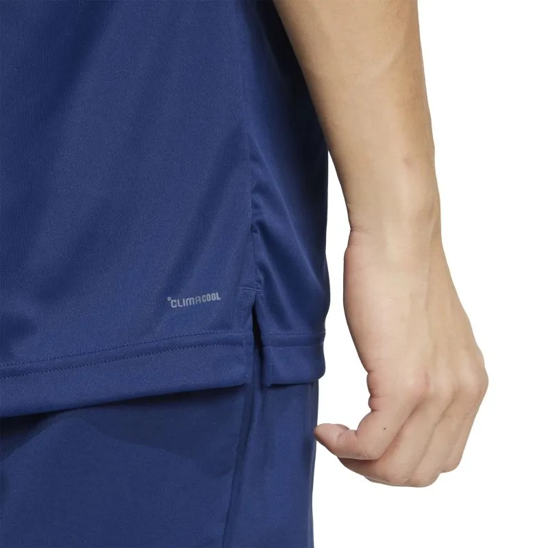 JN5730_9_APPAREL_On-Model_Detail-View-2_white