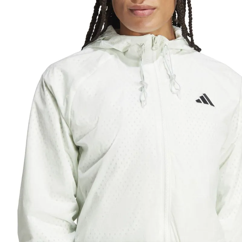IL7366_7_APPAREL_On-Model_Detail-View-1_white