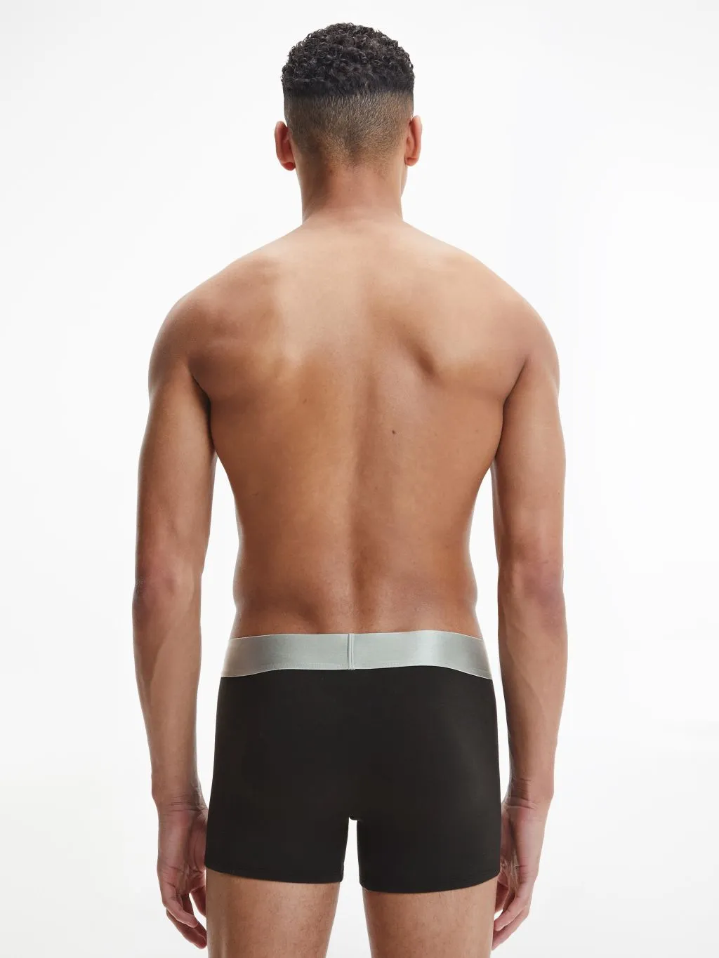 Calvin-Klein_009999_7V1_000NB3130A7V1_2