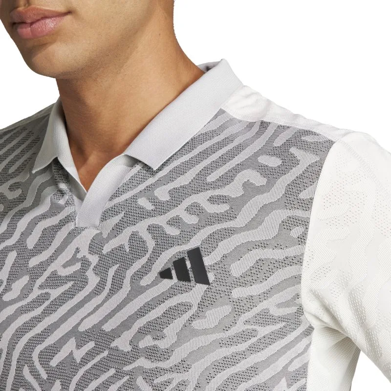 IV7147_8_APPAREL_On-Model_Detail-View-2_white