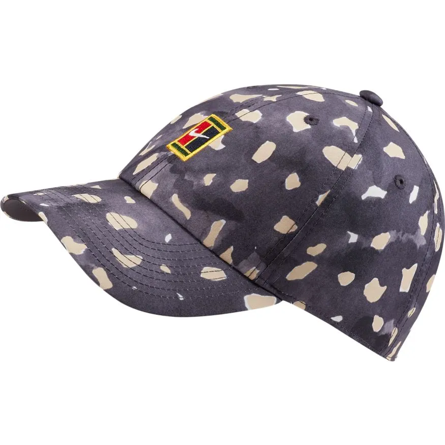 Nike H86 Cap Court Logo AOP - white Nike H86 Cap Court Logo AOP - white