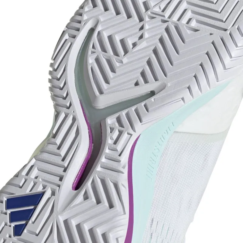 ID8562_9_FOOTWEAR_Photography_Detail-View-2_white