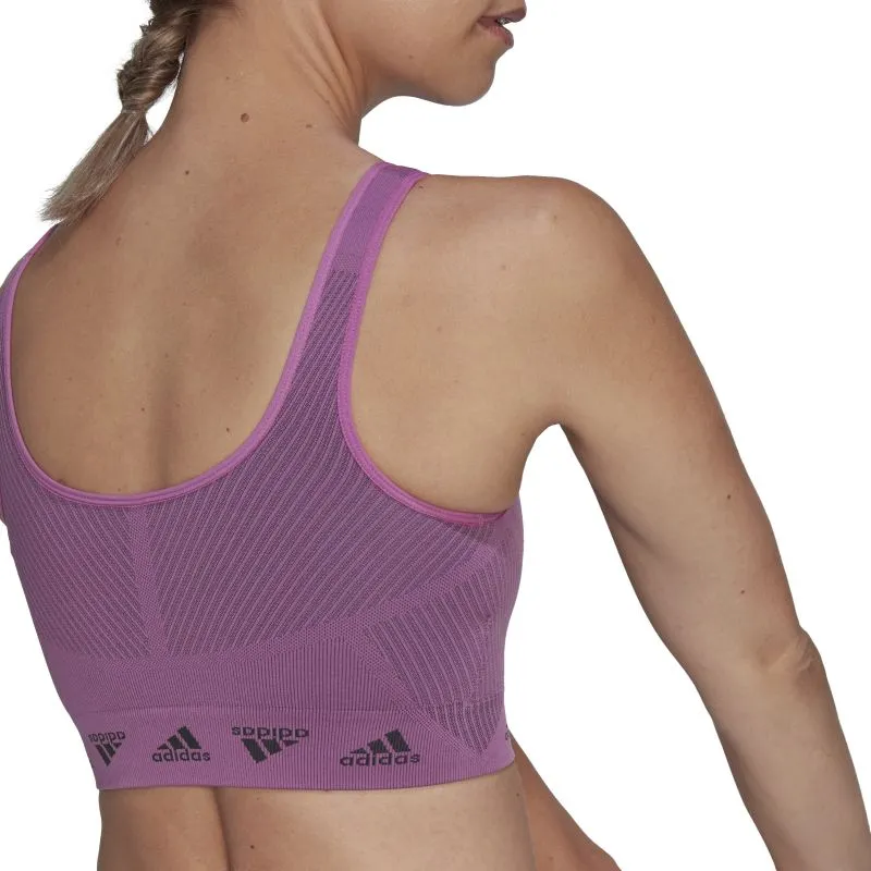 HL8580_9_APPAREL_On-Model_Detail-View-2_white