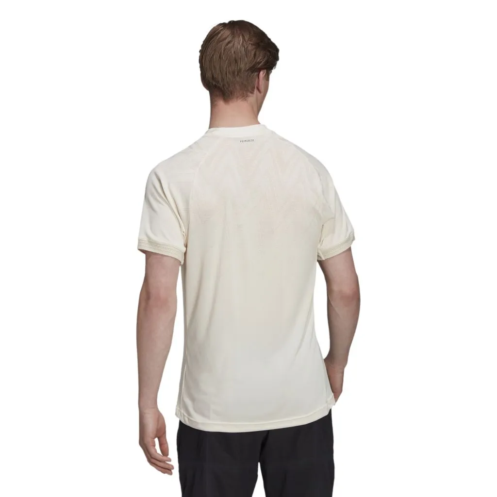 H31412_APP_on-model_back_white