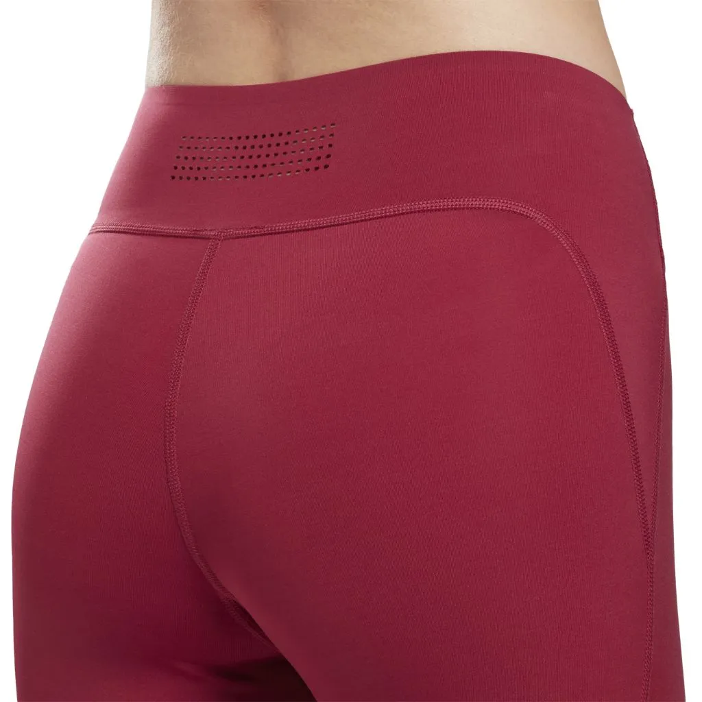 H08969_APP_on-model_detail-1_white