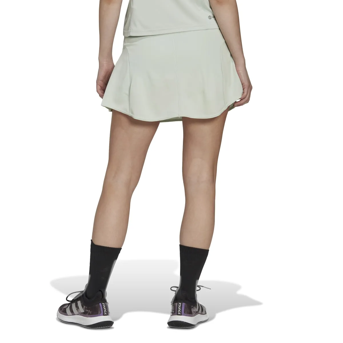 HP0723_4_APPAREL_On-Model_Back-View_white