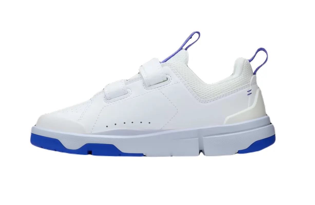 BlueWhiteOnRogerKids3