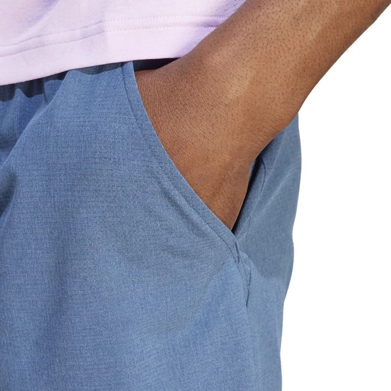 IJ4929_9_APPAREL_On-Model_Detail-View-3_whiteScaJLYBXcg2Yr
