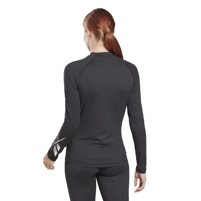 FU1644_APP_on-model_back_white