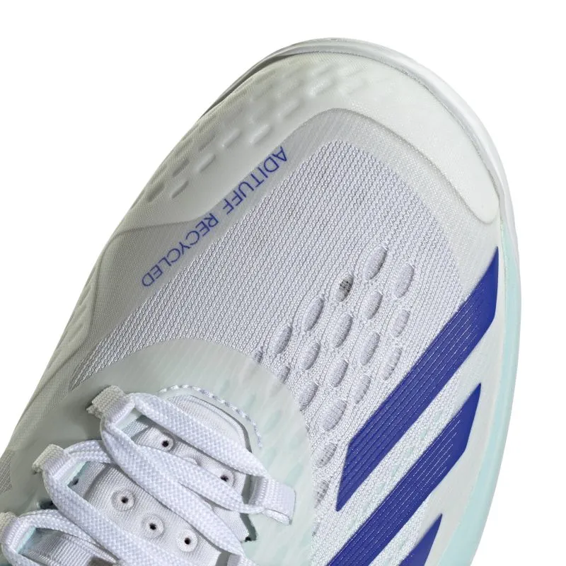 ID8562_8_FOOTWEAR_Photography_Detail-View-1_white