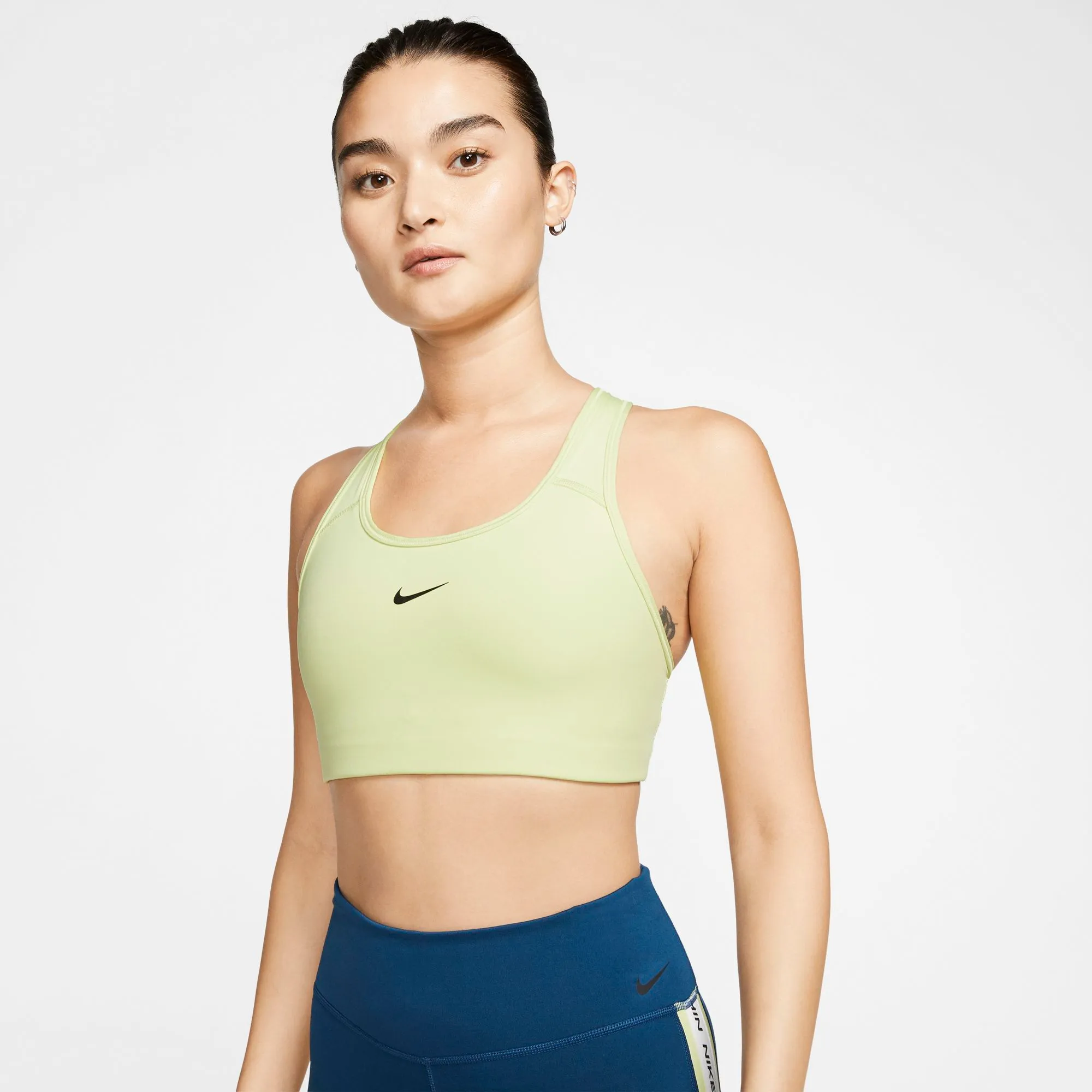 nike-swoosh-bra-pad-limelight-black-3 Nike Swoosh Bra Pad - limelight/black