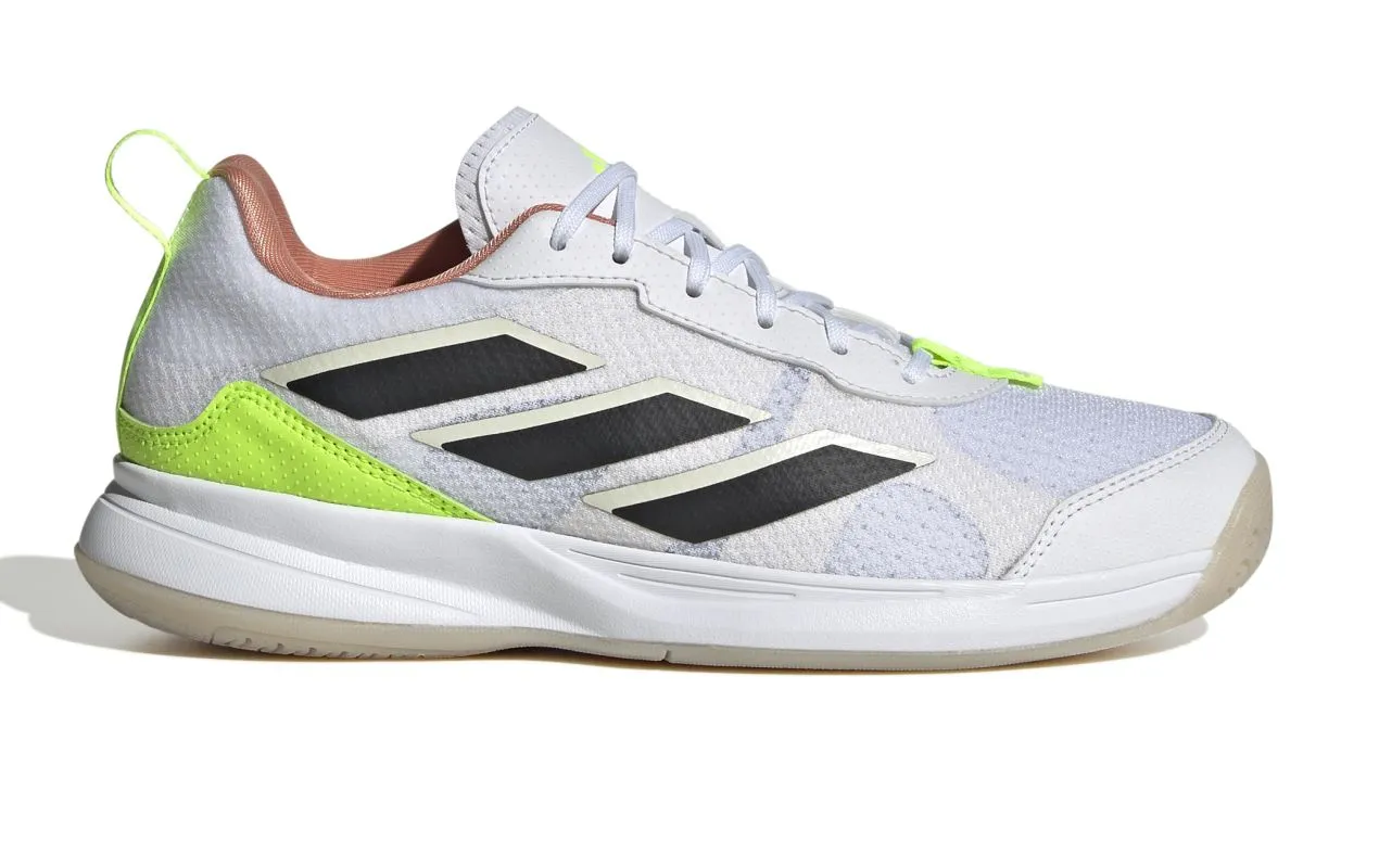 IG9544_1_FOOTWEAR_Photography_Side-Lateral-Center-View_white