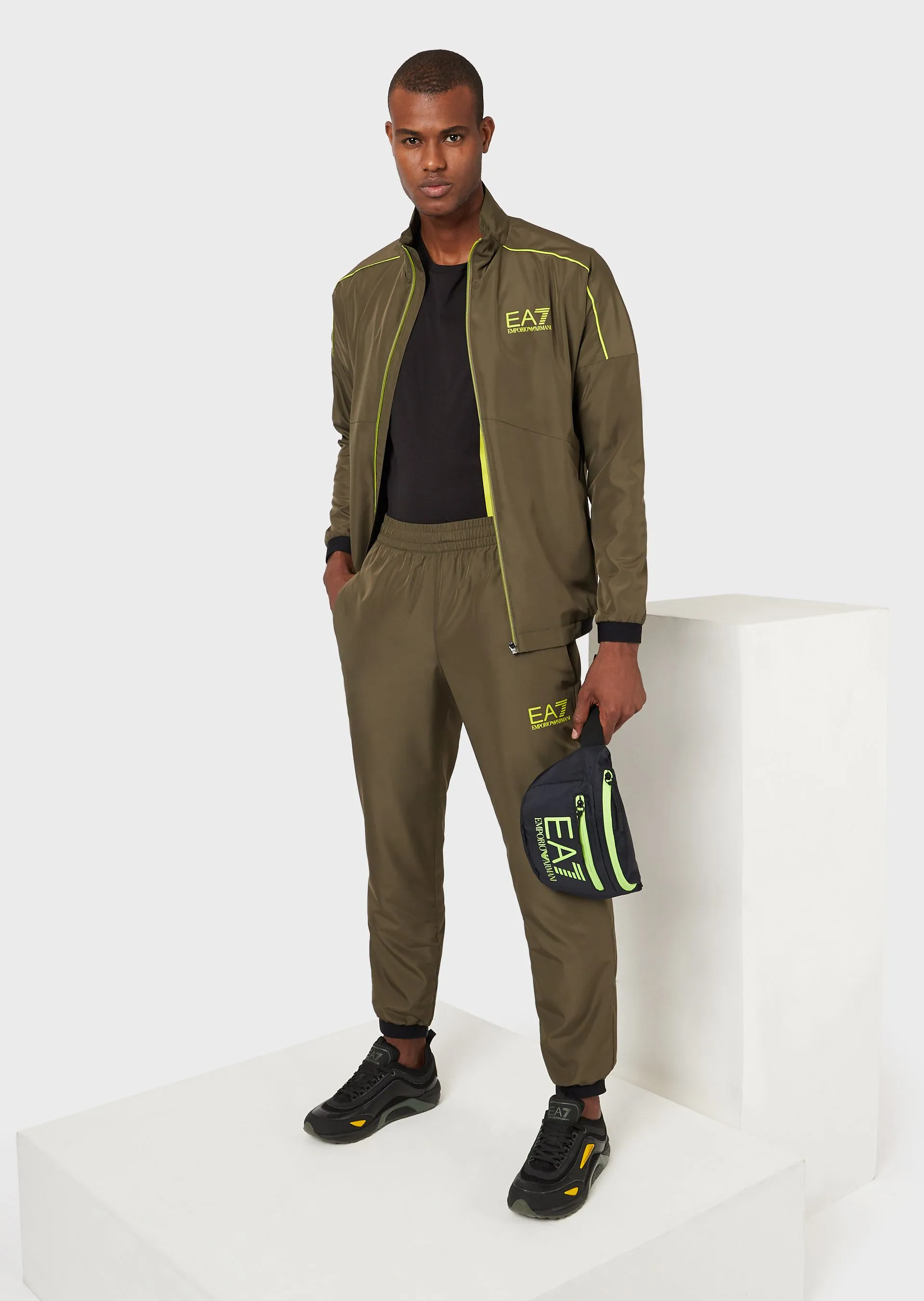 EA7 Man Woven Tracksuit - grape leaf