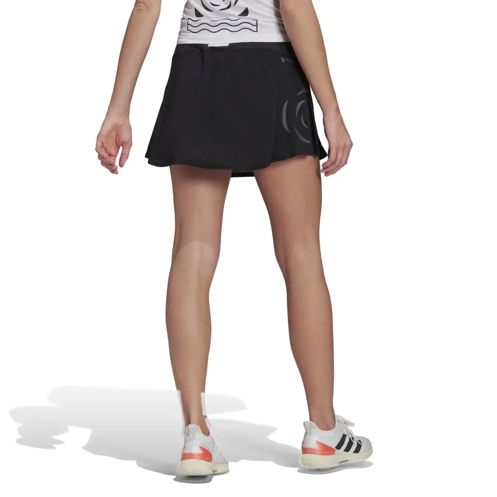 HA7629_4_APPAREL_On-Model_Back-View_white