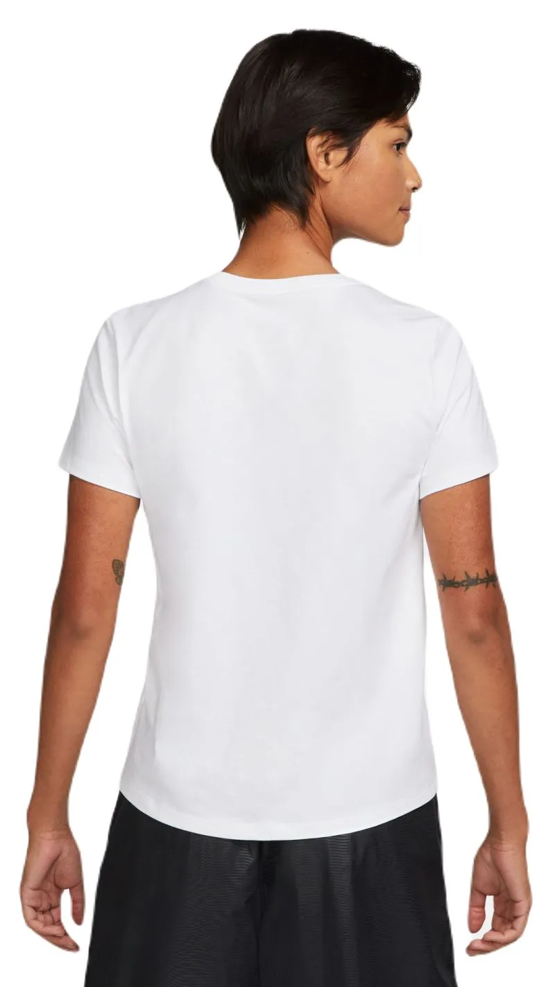 Nike Sportswear Essentials