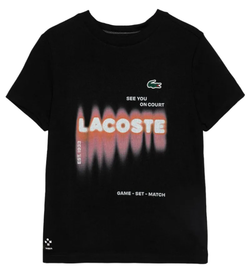 96b1dceffb8e4d9caea11f1172bb307e-Photoroom Lacoste Tennis x Daniil Medvedev