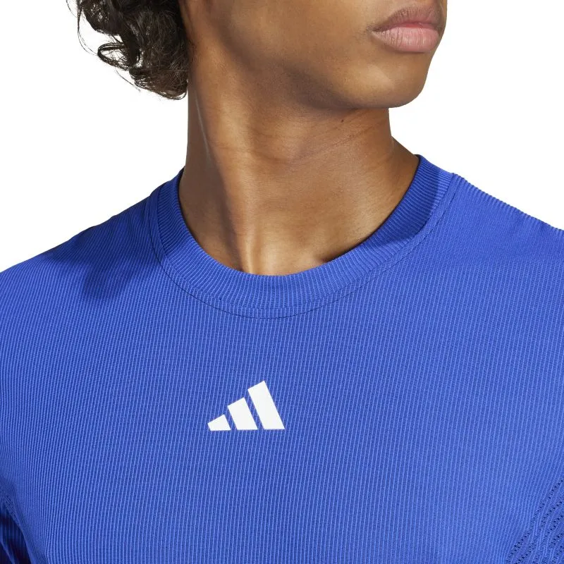 IV8320_8_APPAREL_On-Model_Detail-View-1_white