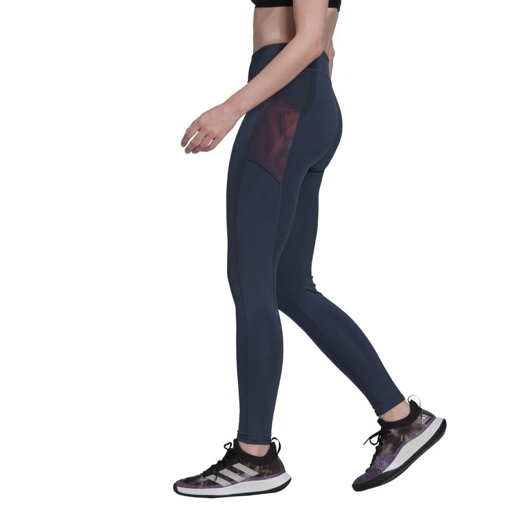 HA4064_APP_on-model_walking_white