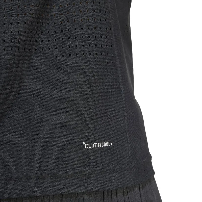 JN6902_7_APPAREL_On-Model_Detail-View-2_white
