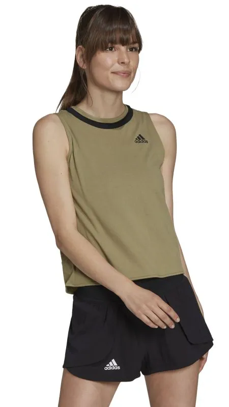 H33704_APP_on-model_standard_white