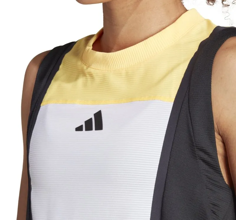 IM8179_6_APPAREL_On-Model_Detail-View-1_white