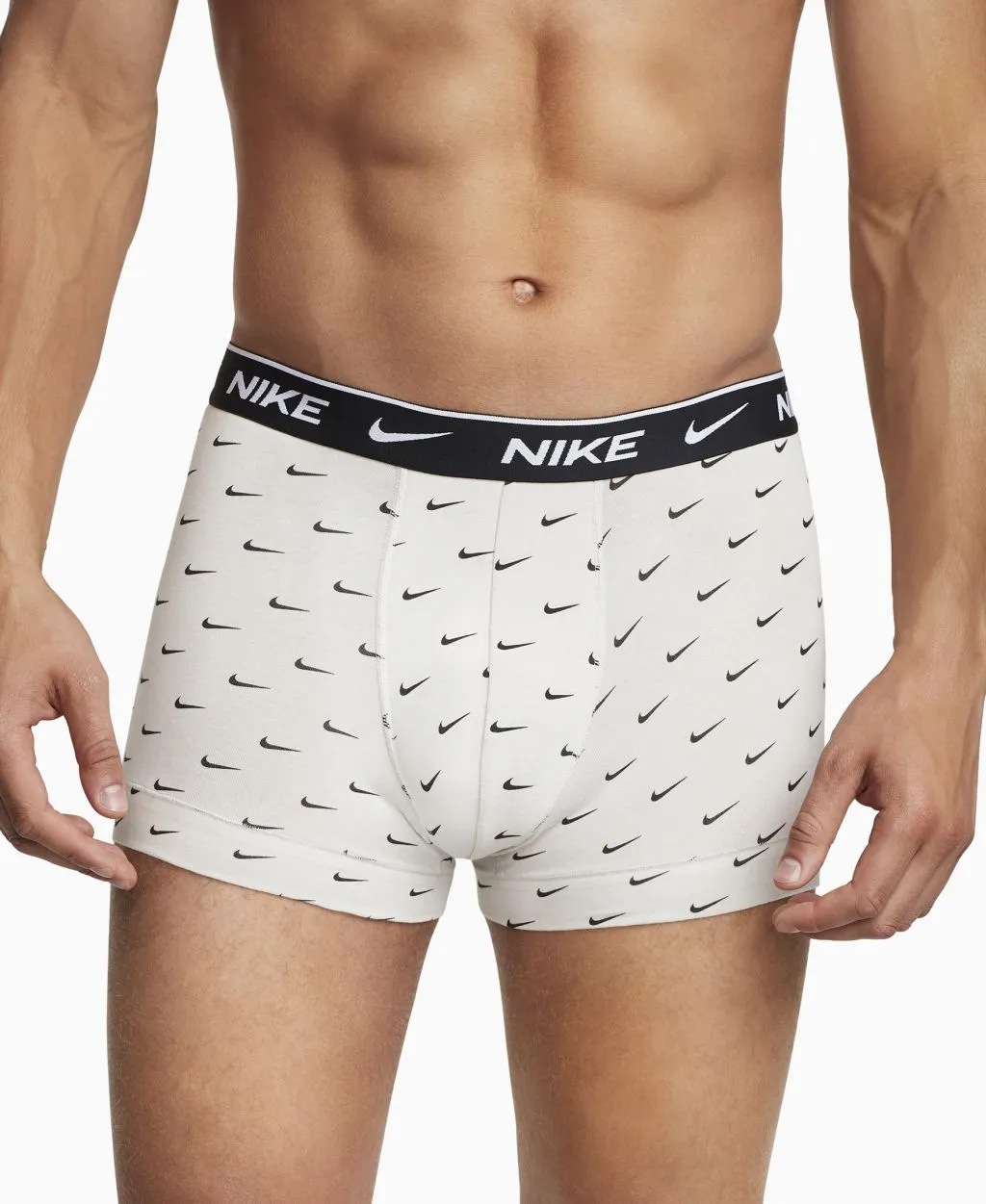 KE1008_963_2NF_FRONT_1768x2160