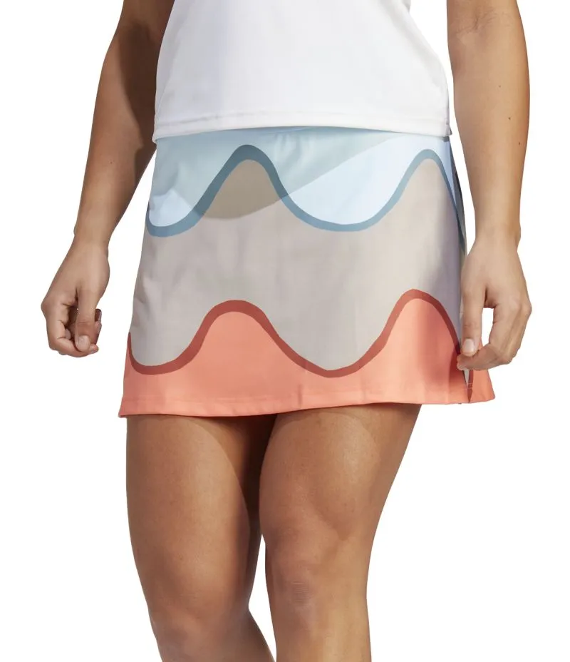 HU1802_3_APPAREL_On-Model_Standard-View_white