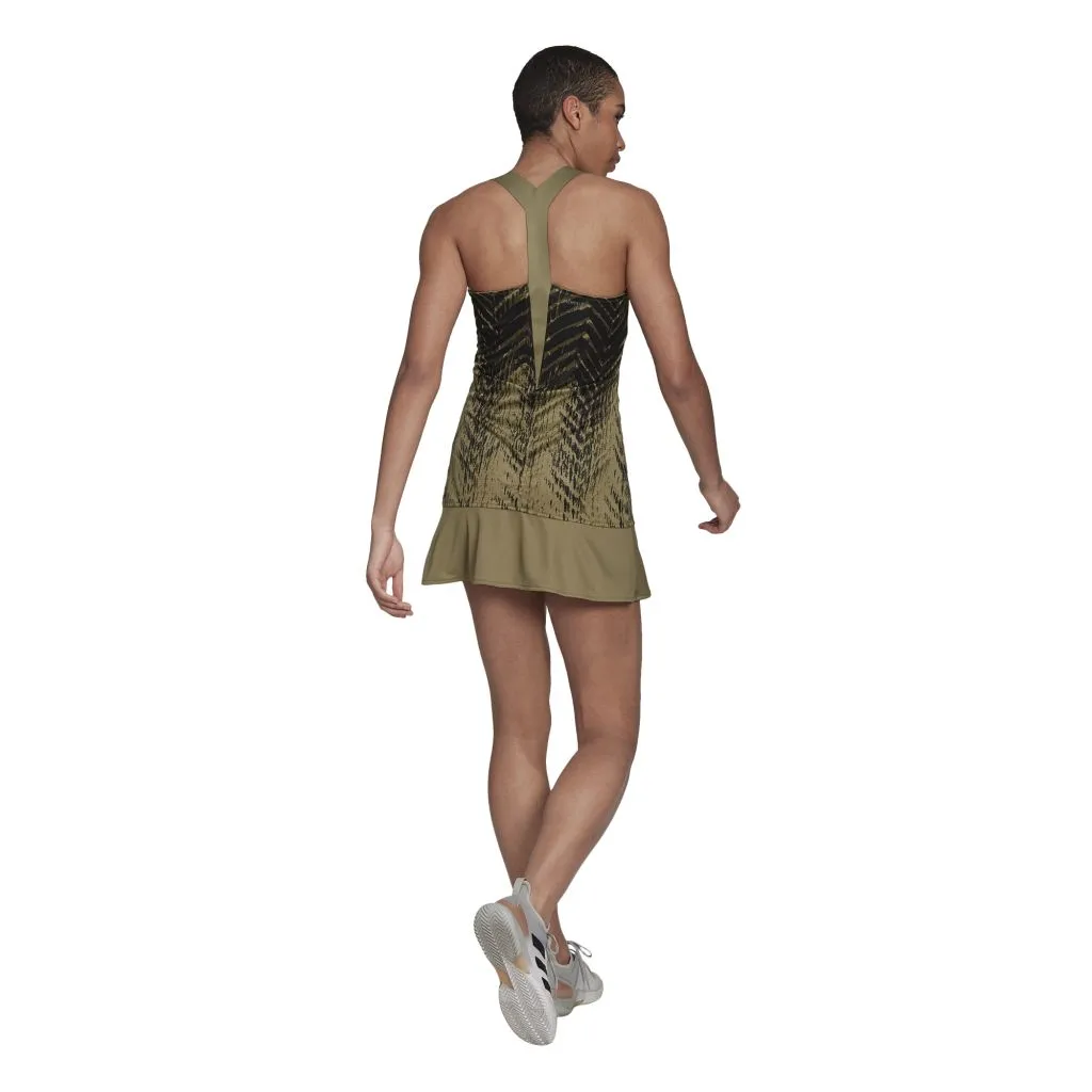 HB6189_APP_on-model_back_white