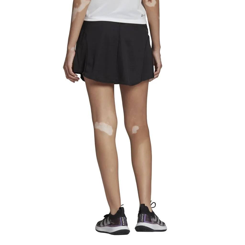 HC7707_APP_on-model_back_white