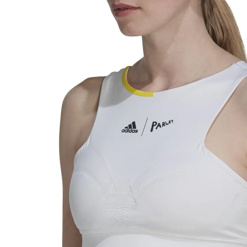 HF6319_6_APPAREL_On-Model_Detail-View-1_white