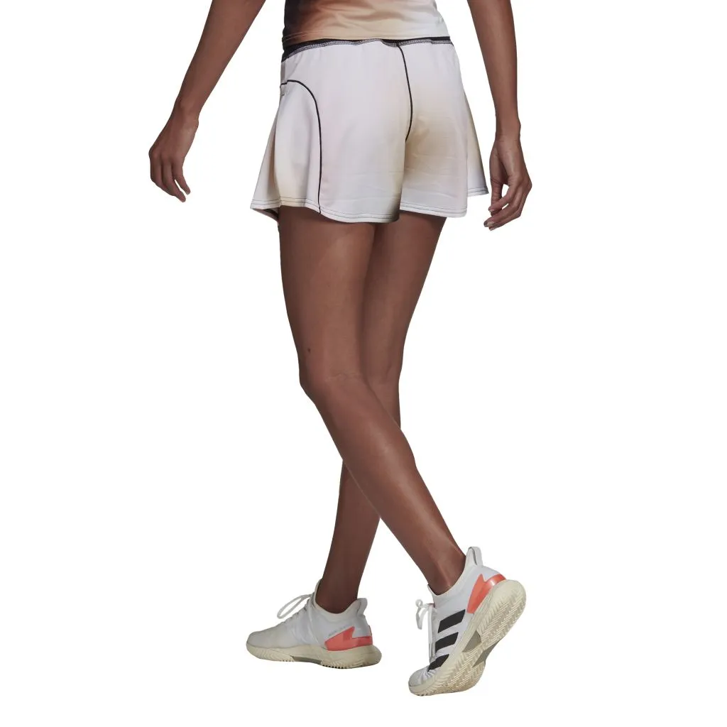 HC7701_APP_on-model_back_white