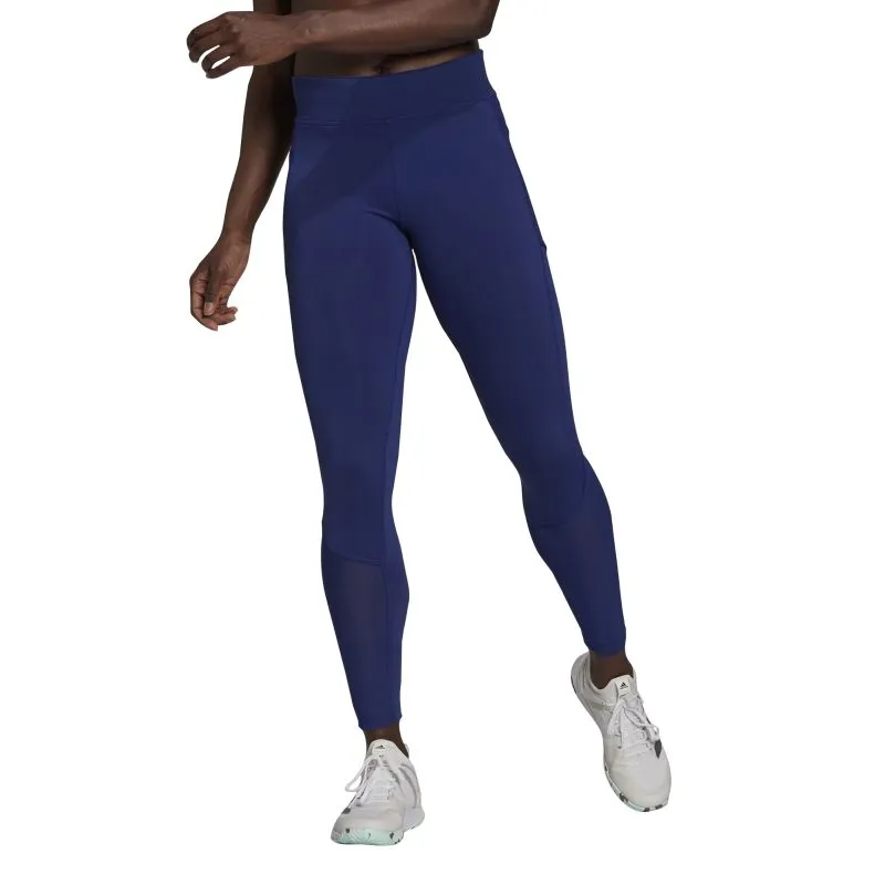 H38844_APP_on-model_standard_white