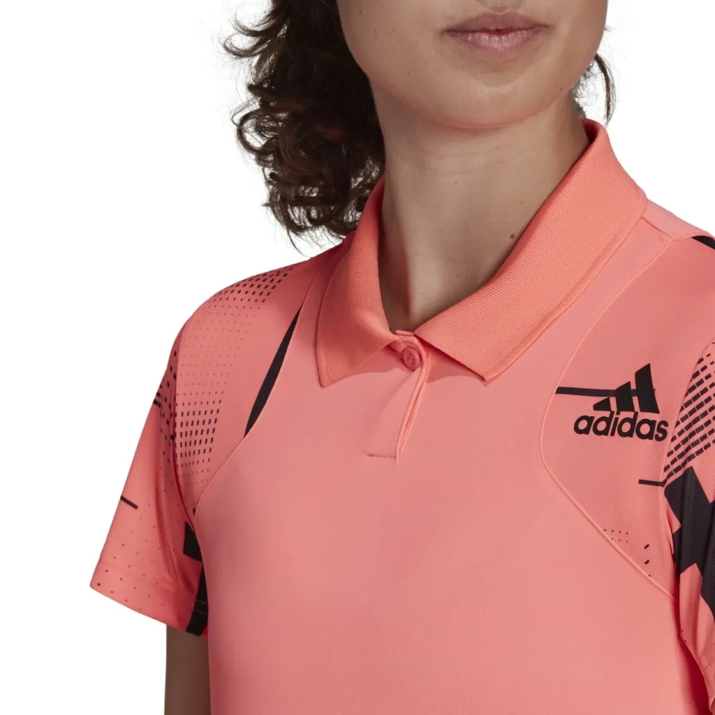 HB9098_7_APPAREL_On-Model_Detail-View-1_white
