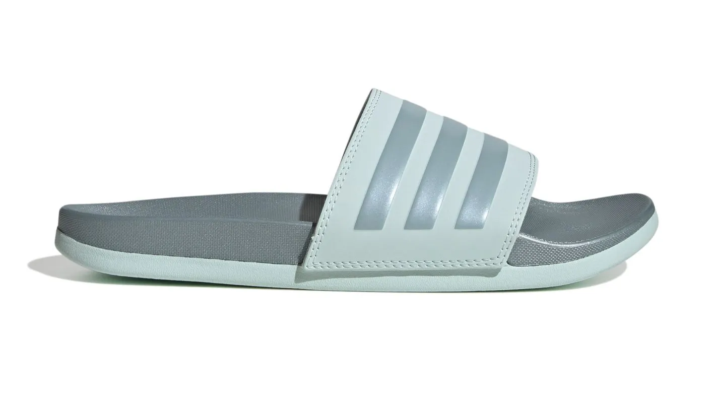 II0011_1_FOOTWEAR_Photography_Side-Lateral-Center-View_white