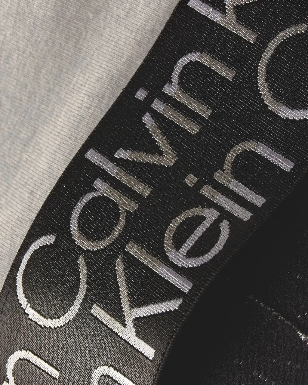 Calvin-Klein_SP2022_P5W_00GWS2K134P5W_3