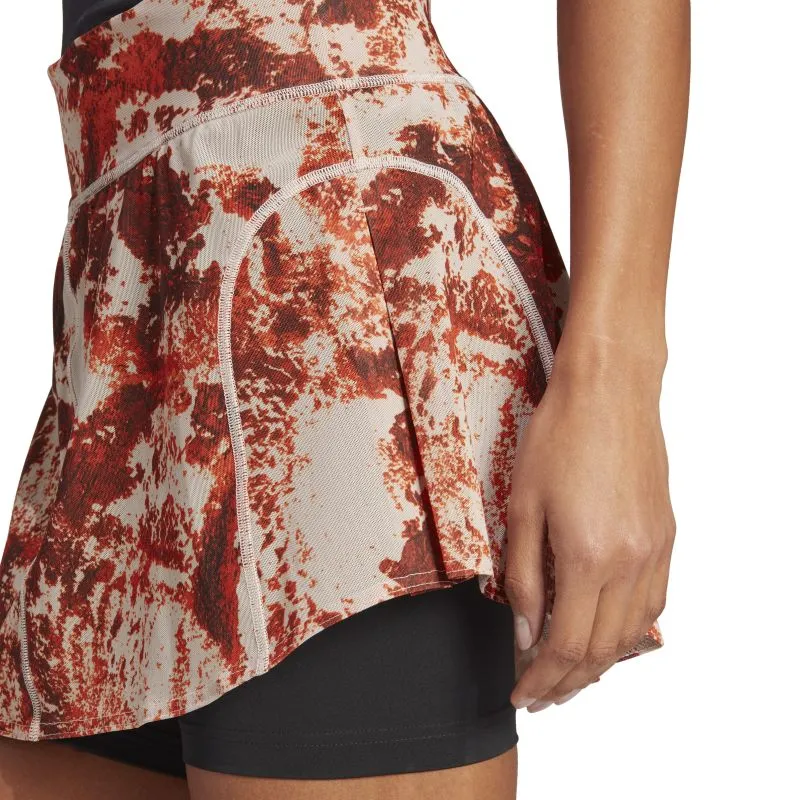 HZ8722_9_APPAREL_On-Model_Detail-View-2_white