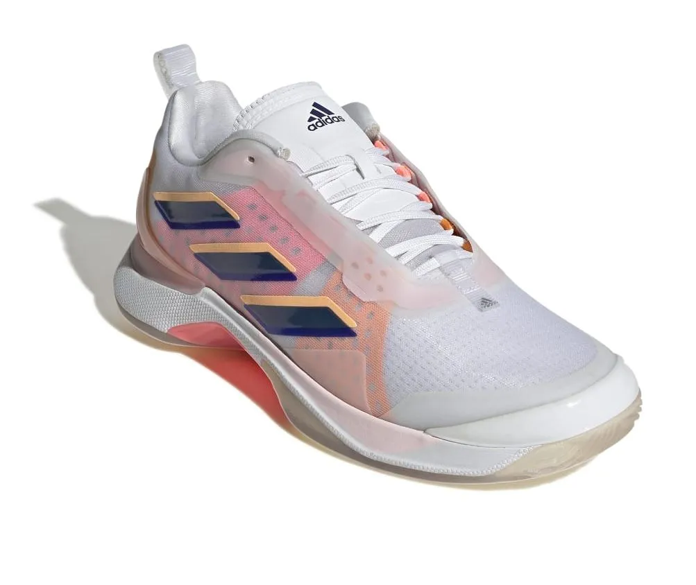 GZ0690_6_FOOTWEAR_Photography_Front-Lateral-Top-View_whitetrz4CnYRsXRs0