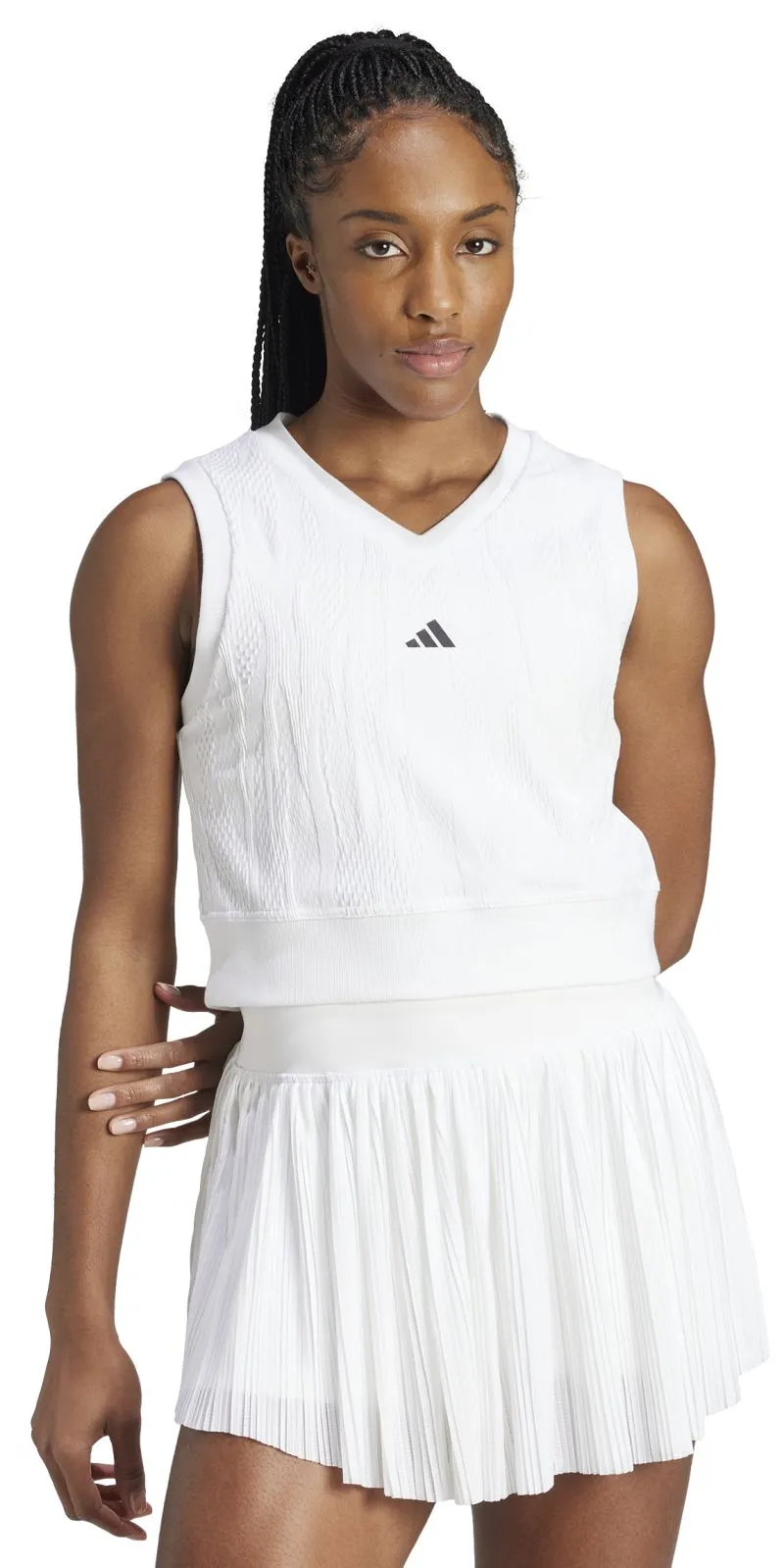 IT4688_3_APPAREL_On-Model_Standard-View_white